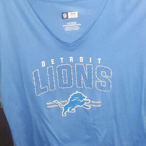 Detroit Lions Vneck Tee XXL